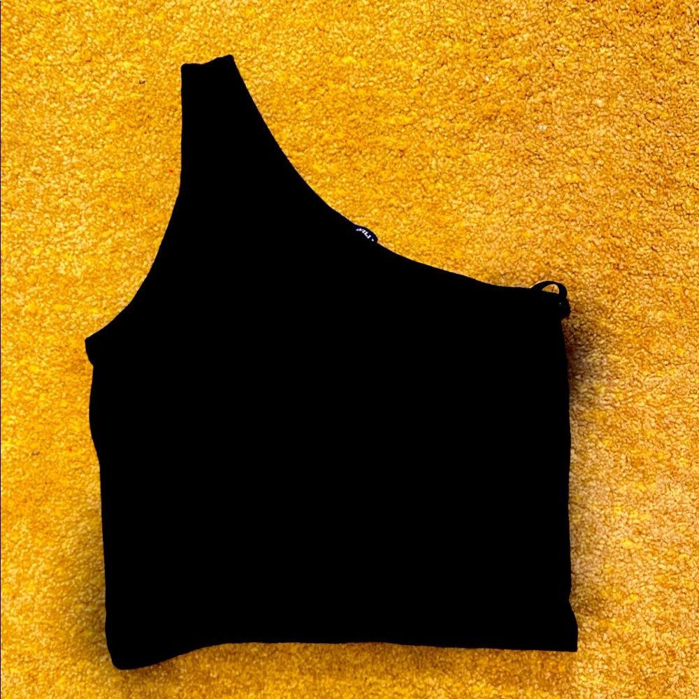 One shoulder top